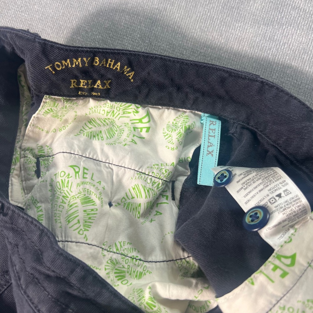 Tommy Bahama Relax Mens Black Cargo Shorts Size 35 Tencel Cotton Casual Utility - Picture 5 of 7